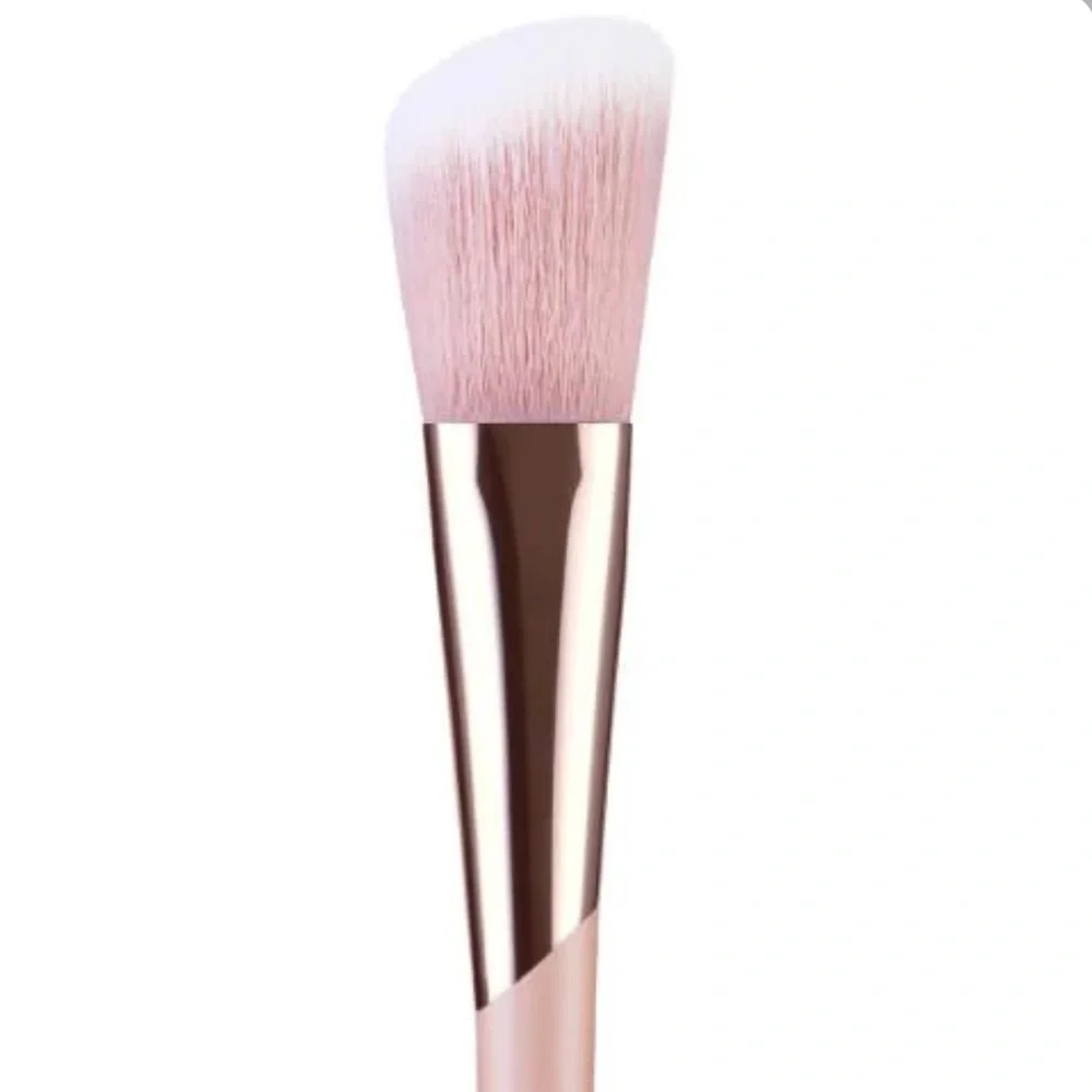 Fenty Beauty Blush Brush 155